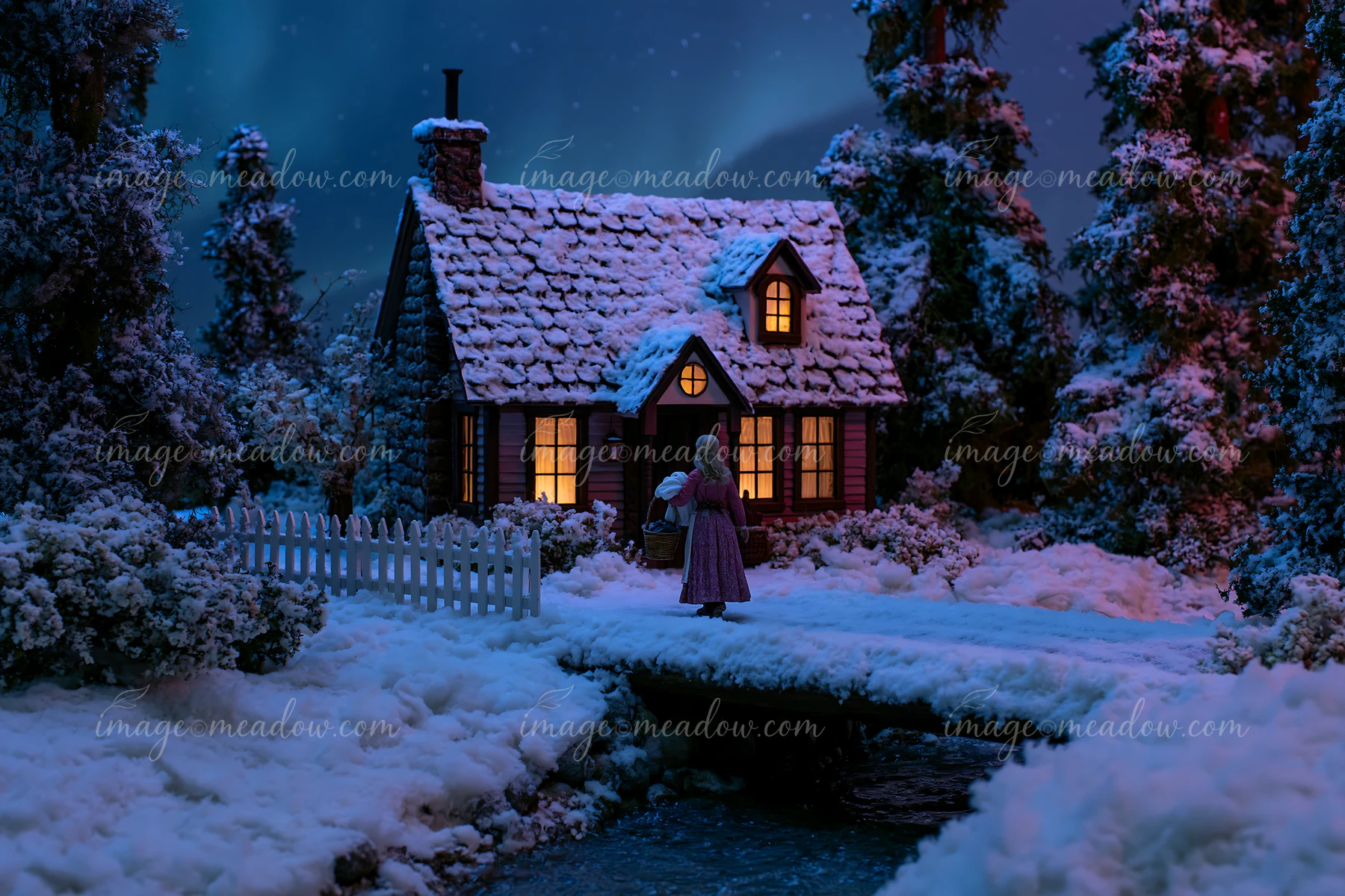 A cottage under northern lights stands in a snowy landscape.